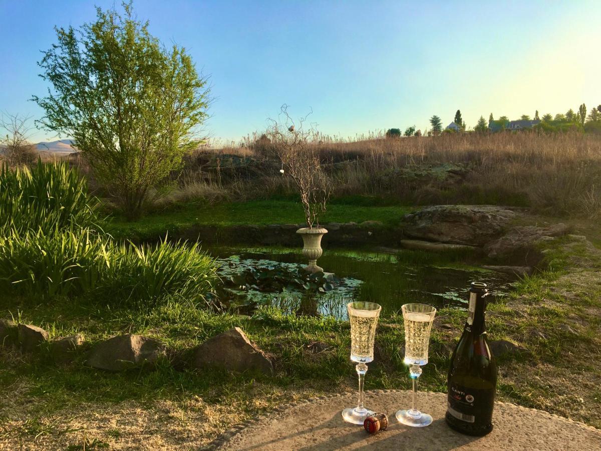 Jovali Clarens Hotel Bagian luar foto
