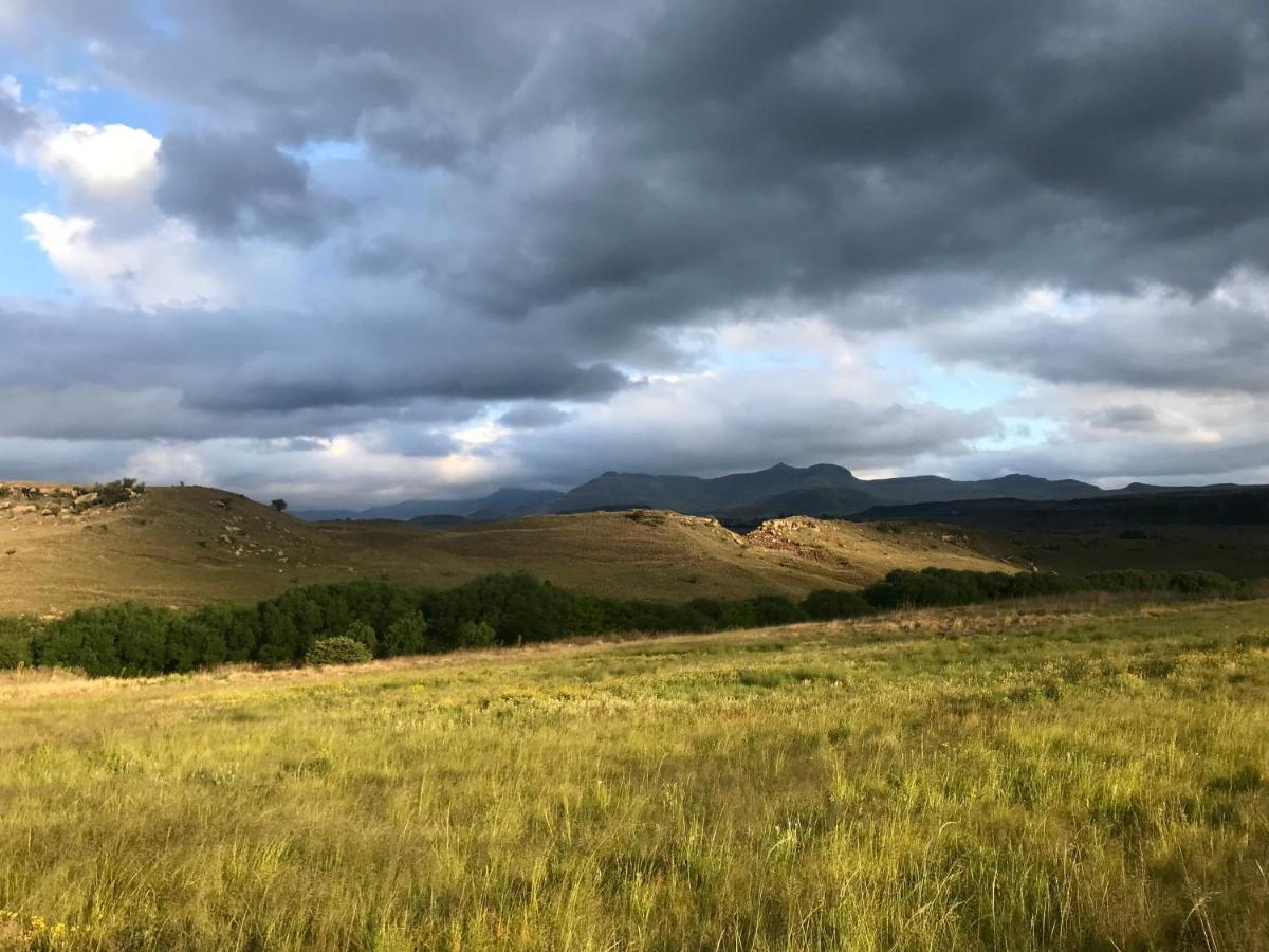 Jovali Clarens Hotel Bagian luar foto