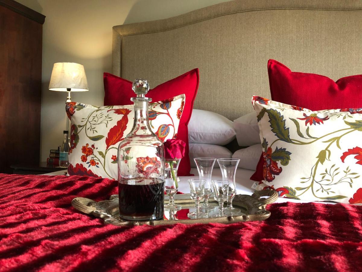 Jovali Clarens Hotel Bagian luar foto