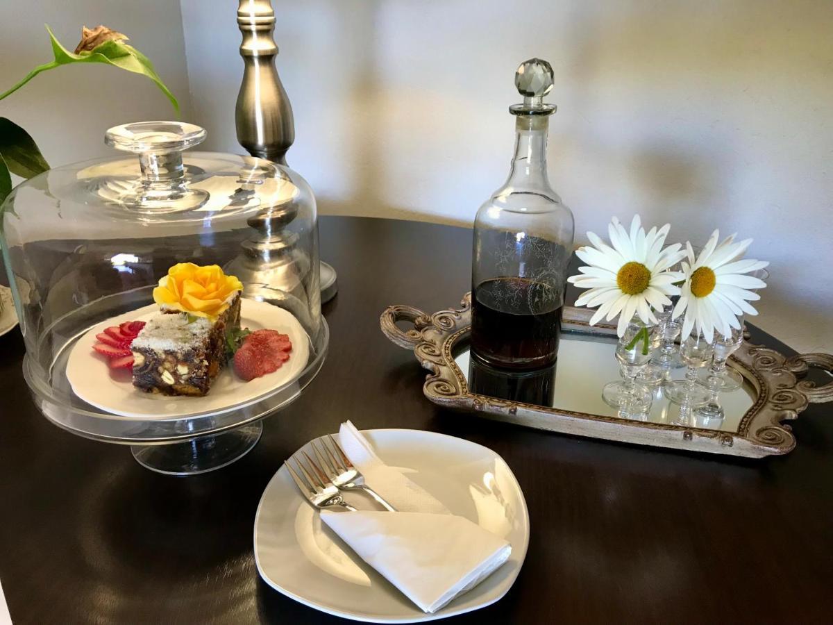 Jovali Clarens Hotel Bagian luar foto